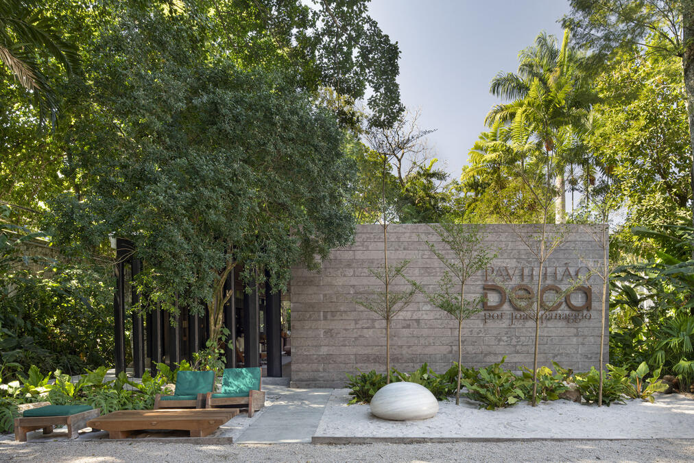 Photography of DECA pavilion at Casacor Rio 2023 by André Nazareth
