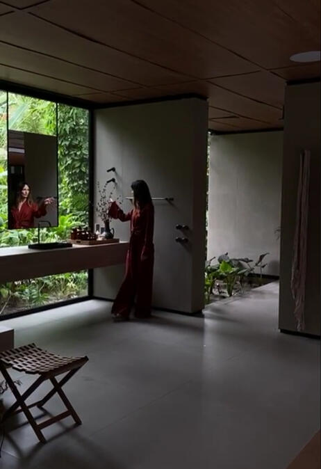 Ambiance ref : Architecture Hunter video on YouTube about DECA pavilion